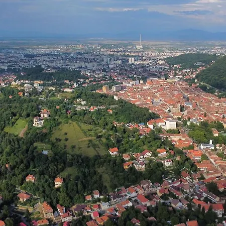 Seasons-top Of The Daire Braşov